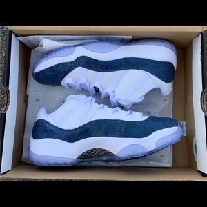 Jordan 11 navy blue snakeskin